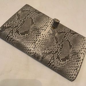 Snakeskin clutch